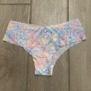 New! Victoria’s Secret Paisley Cheekster
